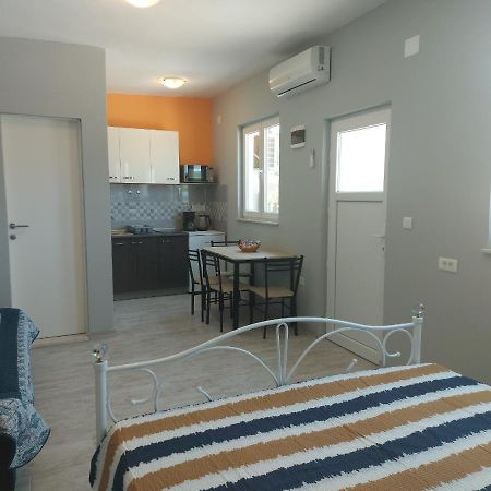 Studio Apartment Palmira Ližnjan Eksteriør billede