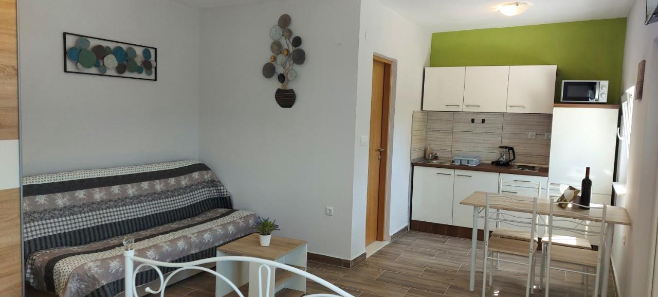 Studio Apartment Palmira Ližnjan Eksteriør billede