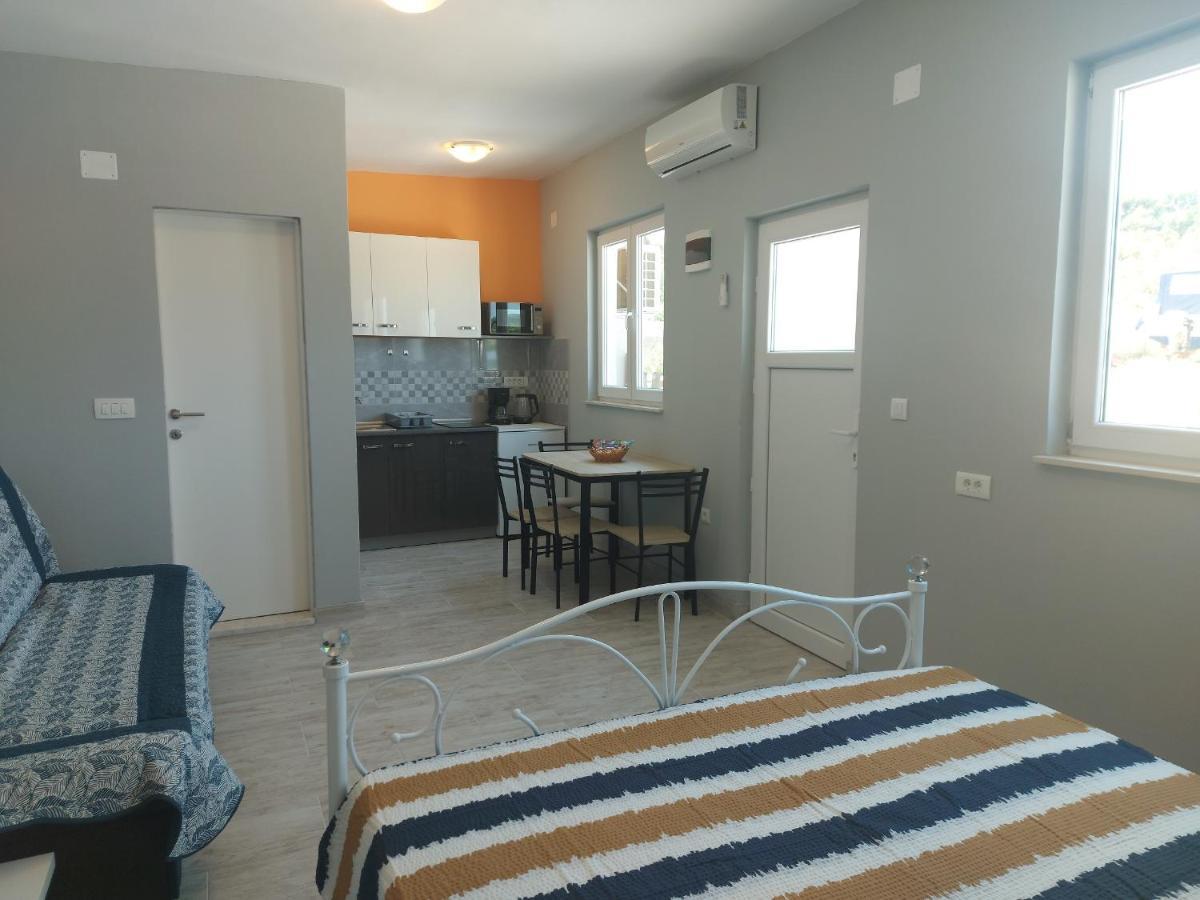 Studio Apartment Palmira Ližnjan Eksteriør billede