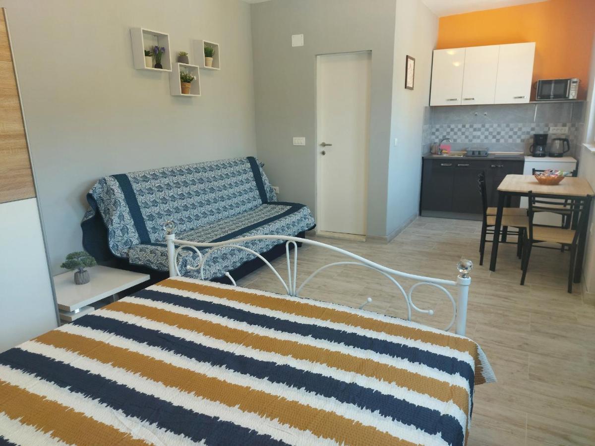 Studio Apartment Palmira Ližnjan Eksteriør billede