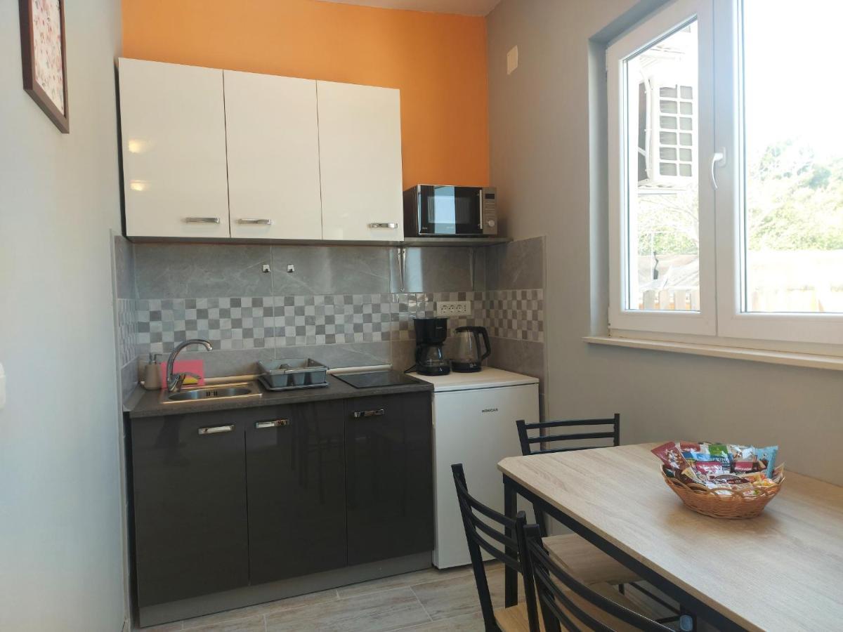 Studio Apartment Palmira Ližnjan Eksteriør billede