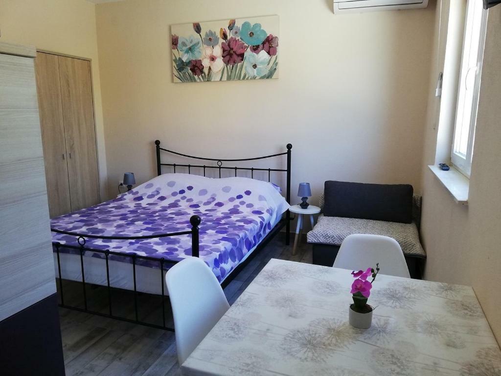 Studio Apartment Palmira Ližnjan Eksteriør billede