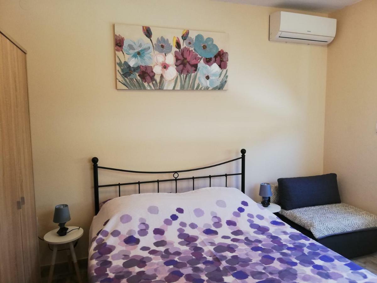 Studio Apartment Palmira Ližnjan Eksteriør billede
